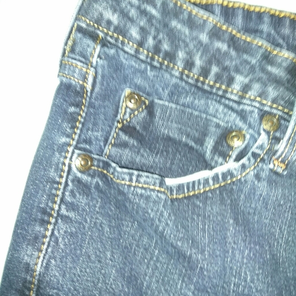 Levi's Signature Misses 5 Short Jeans - Picture 2 of 6